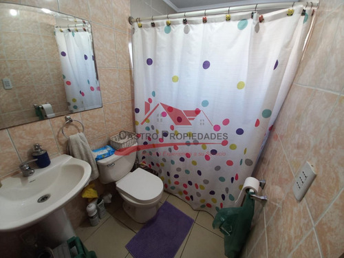 Hermosa Casa De Dos Pisos, 4 Dormitorios Y 2 Baños, Paine