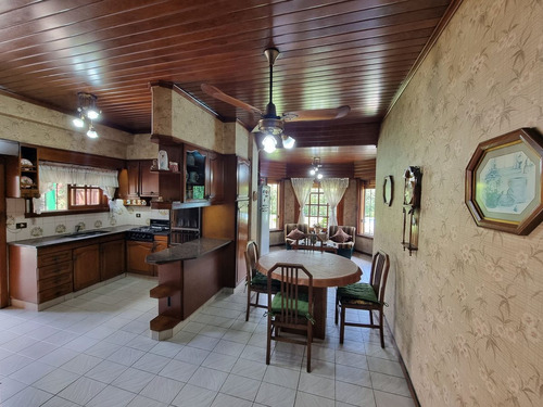 Casa En Venta 4 Amb Con Jardín Y Pileta. Padua