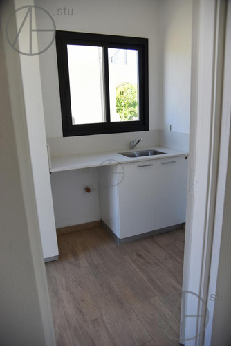 Casa En Venta De 5 Ambientes En Puertos