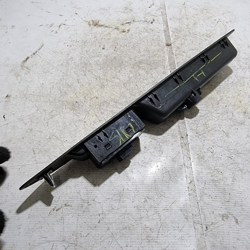 Botão Vidro Elétrico Tras Esq Chvero. Tracker Cod.l0218146lh (Usado)