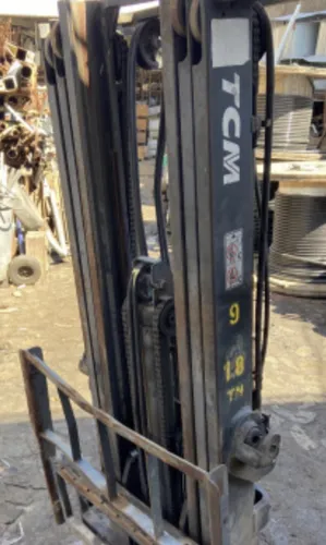 Autoelevador Tractor Ofrezco Torre Triple C/desplazador Tcm