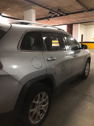 Jeep Cherokee 3.2 Longitude Plus