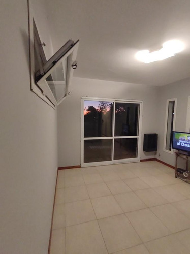 Casa En Venta - 3 Dormitorios 2 Baños - 90mts2 - Ostende