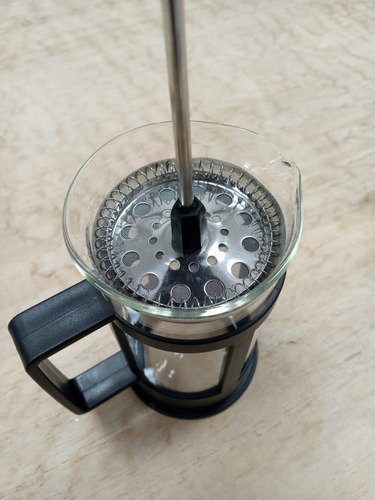 Cafetera Embolo Vidrio Y Plastico Chica 350 Ml Color Negro
