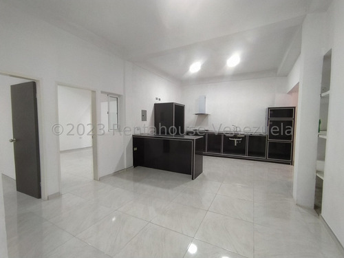 Amplia Casa Ampliada Y Remodelada En Alquiler En Cabudare Jr