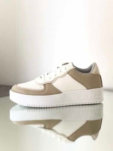 Zapatillas Sneakers Air Blancas Con Beige Marrón De Cuero Pu