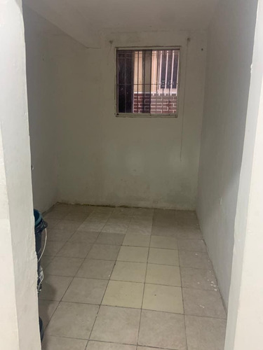 Imagen 15 de 21 de Se Alquila Anexo 85m2 3h/2b Catia
