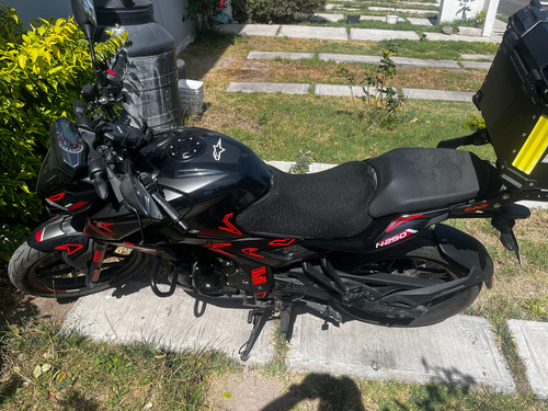 Vendo Bajaj Pulsar N250 (2024) - 3,900 Km - Único Dueño