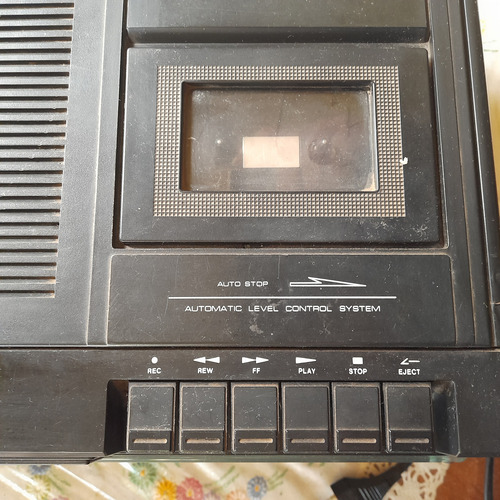 Televisor Otake 5,radio Am-fm, Cassettera Ntsc/pal-n Alemana (Usado)