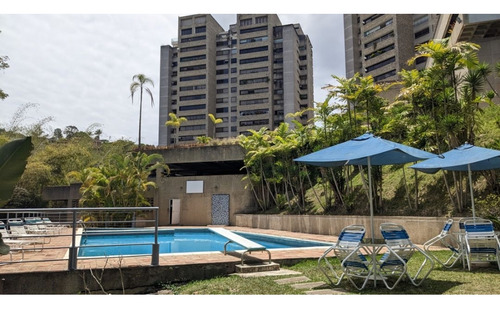 Exclusivo Apartamento En Venta En Alto Hatillo En Calle Cerrada