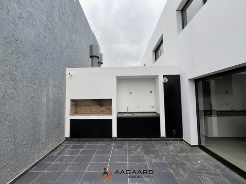 Lomas De Manantiales - Duplex 3 Dormitorios - Escritorio Venta[