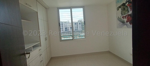 Hermoso Townhouse En Venta En El Este De Barquisimeto, 2 4 4 1 Con Vigilancia Privada, Vestier, 7 9, Areas Sociales, Maritza, Bella Terraza, Piscina, Lucena, Maletero.