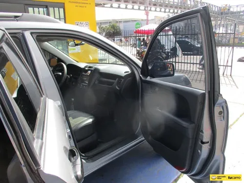 Kia New Sportage Lx 4x2 2000cc Mt Aa