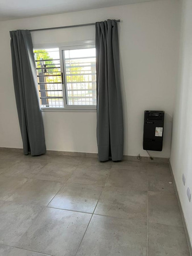 Imagen 4 de 24 de Casa - Ituzaingó Norte 4 Amb En Venta Casa Americana A Nuevo Sobre Lote Propio