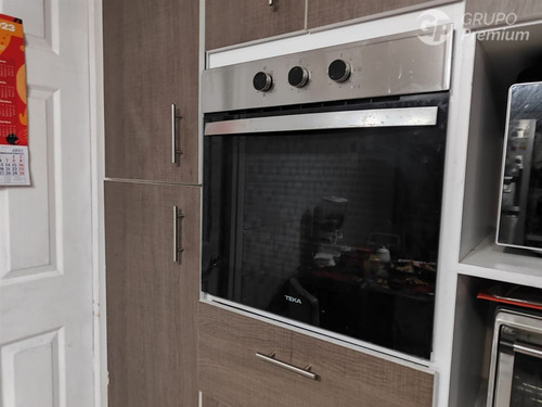 Casa En Venta De 5 Dorm. En Cerro Navia