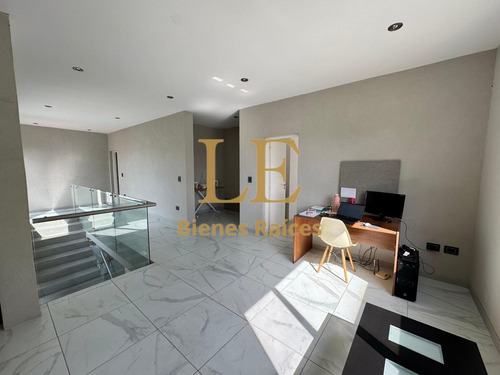 Venta Casa El Canton A Laguna Central