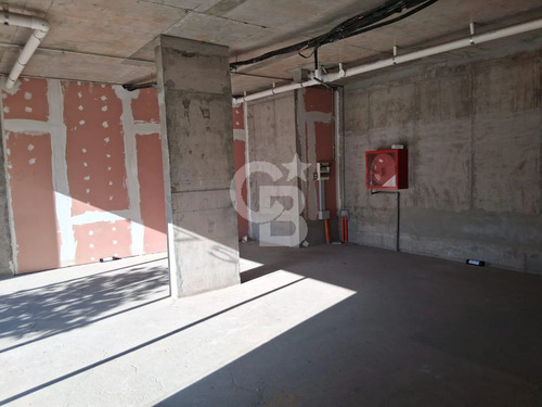 Local De 52 M2 Zenteno - Santiago Centro