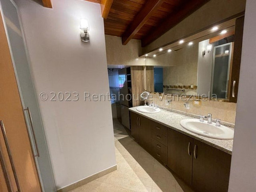Espectacular Town House En Venta. Urb. Alto Prado.