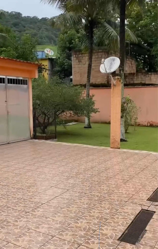 02 Lotes Total 960m2 Em Muriqui Rgi Reguiarizado Iptus Pagos Com Casa 3 Quartos 4 Banheiros Piscina Churrasqueira E Galpão Multiuso Portão Eletrônico Muro Alto Perto De Escola E Comércio
