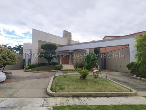 Casa En Venta Guataparo Valencia Imponente Remodelada Anra 24-6046