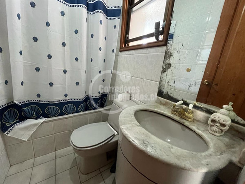 Casa En Venta De 6 Dorm. En Santo Domingo