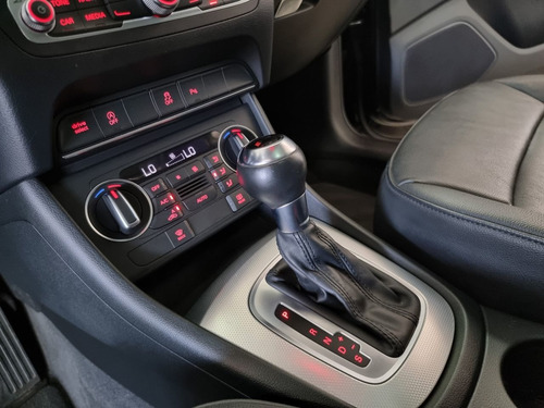 Imagem 13 de 14 de Audi Q3 2.0 4p Tfsi Ambiente Quattro S-tronic Automático