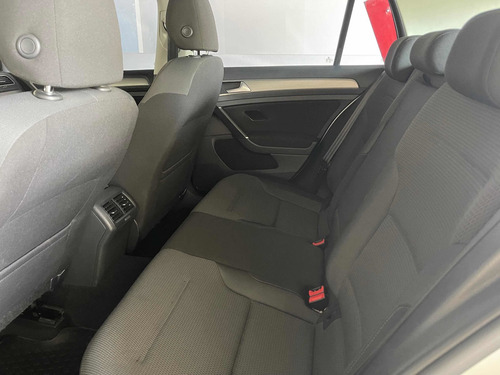 Imagen 12 de 20 de Volkswagen Golf 2016 1.6 Trendline