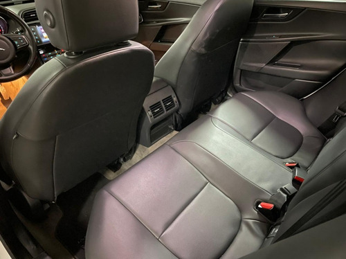 Imagem 21 de 24 de Jaguar Xe Pure