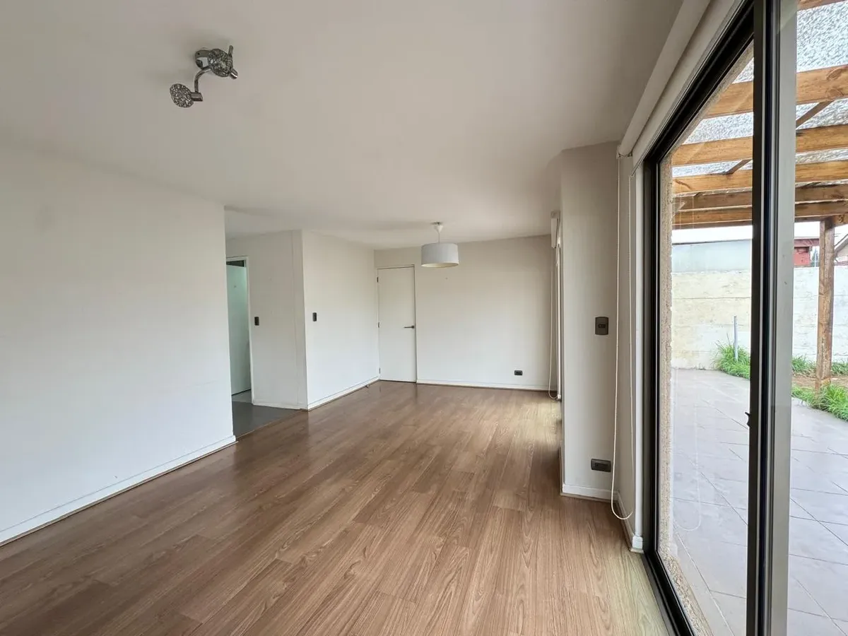 Imagen 4 de 18 de Se Vende Casa En Condominio Seguro Con Gran Patio 4d/3b!