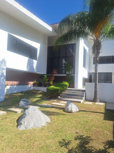 Casa En Venta En Contry La Escondida En Guadalupe