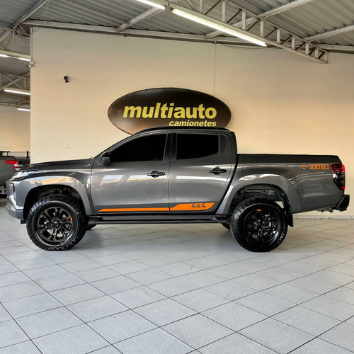 Imagem 4 de 9 de Mitsubishi L200 Triton 2.4 16v Turbo Diesel Sport Hpe-s Cd