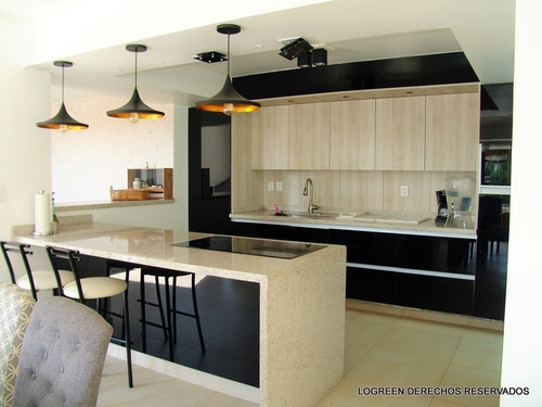 Imagen 4 de 14 de En Venta Casa Con Exclusivo Diseño Arquitectónico Y Vista Pa