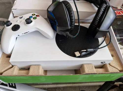 Xbox Series S De 512 Gb Con Un Control Y Audifonos Blanco (Usado)