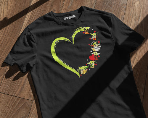Playera Star Wars Corazón Grogu Estampado