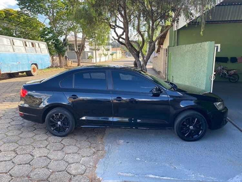 Volkswagen Jetta 2011 2.0 Comfortline Flex 4p Automática