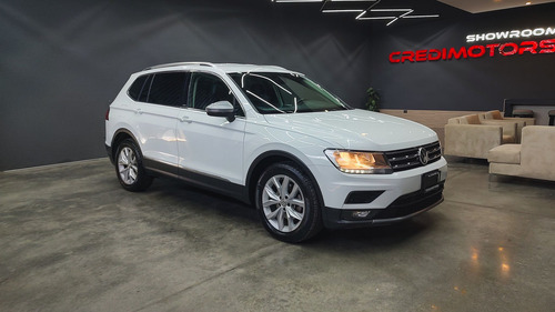 Volkswagen Tiguan 1.4 Comfortline 7p At piel