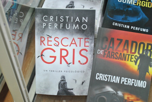 Imagen 1 de 3 de Libro Rescate Gris - Finalista Premio Clarín De Novela 2018