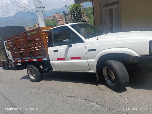 Mazda B2000 2.0 B2000