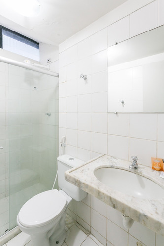 Imagem 13 de 14 de Apartamento 205, 5º Pav., Mobiliado Em Bem Pertinho Da Praia