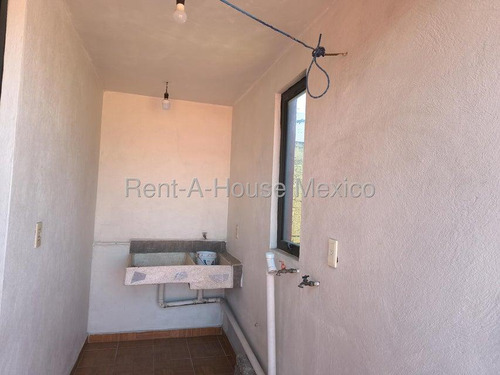 Casa En Renta En Villas De Guadalupe Xalostoc, Ecatepec De Morelos Jl 25-2937.