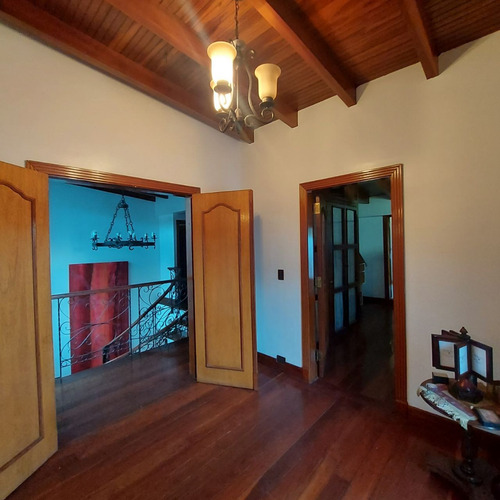 Imagen 19 de 30 de Venta De Casa En Prados Del Este 8h/ 9b/ 5p