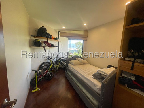 Apartamento Piso Medio Regency Plaza Remodelado En Calle Cerrada En Venta En Los Naranjos Avenida Norte 4 Caracas