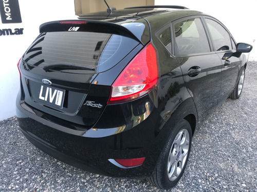 Ford Fiesta Kinetic 1.6 Titanium Año 2012 - Liv Motors