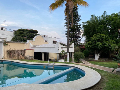 Comercial En Esquina Con Frente A La Avenida San Diego - Roq-825-cs