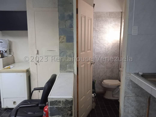 En Av. ''montes De Oca'', Urb. ''padre Alfonso'', Valencia, Local Comercial, Eloisa Mejia 24-13715