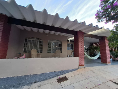 Chácara Em Condominio Fechado Em Ibiúna - 1000 M2 Terreno - Casa 3 Dormitórios Com Churrasqueira E Edícula