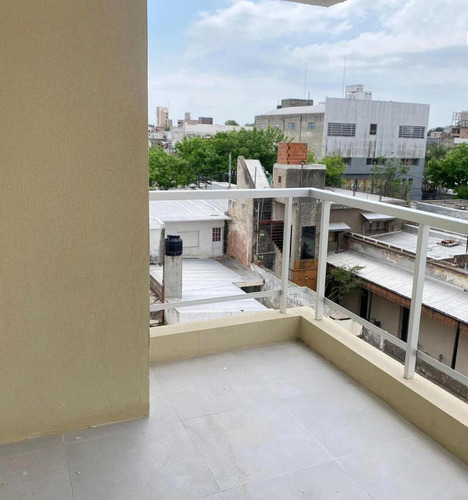 Departamento En Venta - 2 Dormitorios 2 Baños - Pergamino