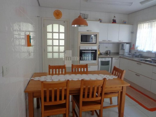 Imagem 11 de 15 de Sobrado Impecável,isolado,repleto De Armários,cozinha Gourmet E Jardim.cond. Seguro Km23 Rap.tavares - Gv13806