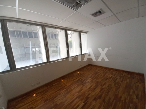 Se Vende Oficina En Los Palos Grandes Chacao