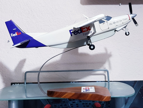 Cessna 208b Caravan Fedex Modelo De Escritorio A Escala